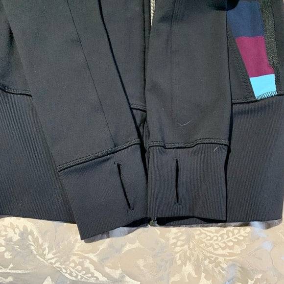 Lulu jacket size 4i believe. Tag is missing - Picture 4 of 4